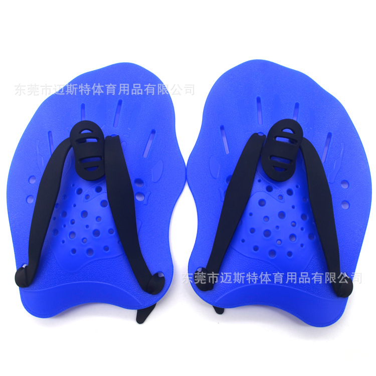 手蹼助泳有讲究 从“迈斯特果冻色手划掌”聊聊自由泳划臂与蛙泳手掌训练